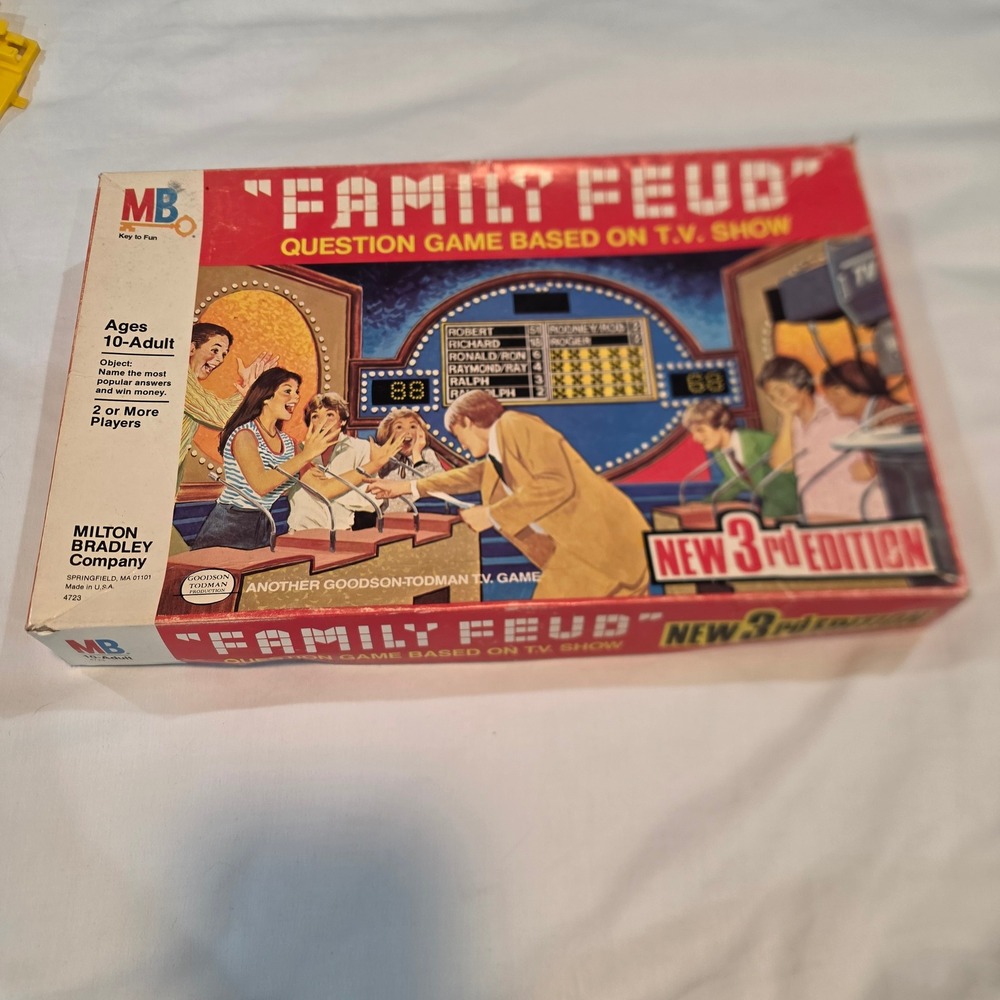 Milton Bradley Family Feud Board Game 1977 3rd Edition Red Good Vintage 4723